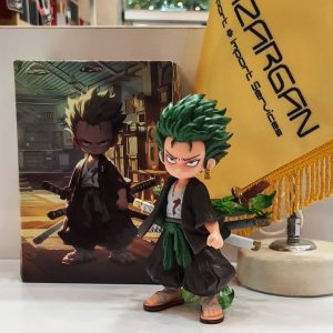 🟡 فیگور از انیمه وان پیس (one piece)زورو به همراه جعبه