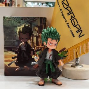 🟡 فیگور از انیمه وان پیس (one piece)زورو به همراه جعبه